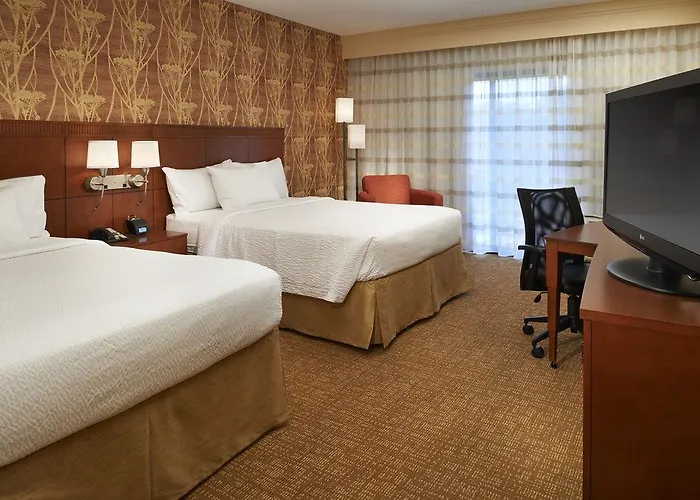 Courtyard By Marriott Chicago / Gurnee