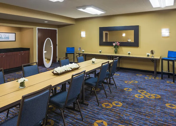 Courtyard By Marriott Chicago / Gurnee Hotel 3*