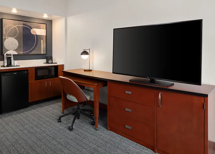 Hotel Courtyard By Marriott Chicago / Gurnee 3*
