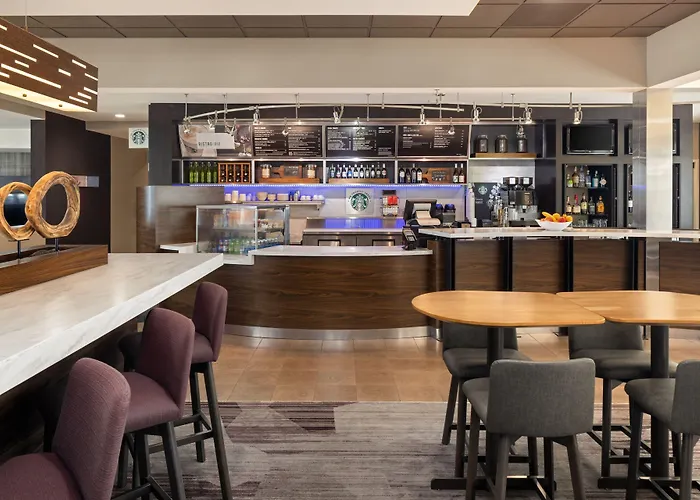 Hotel Courtyard By Marriott Chicago / Gurnee 3*
