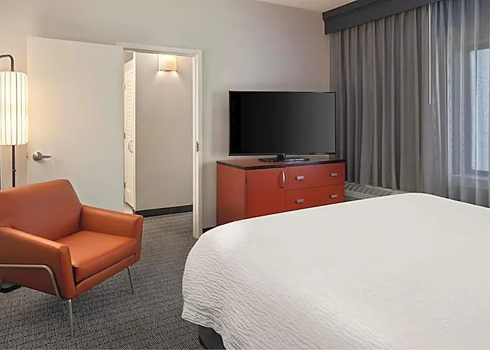 Courtyard By Marriott Chicago / Gurnee 3*