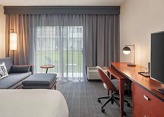 Courtyard By Marriott Chicago / Gurnee Hotel